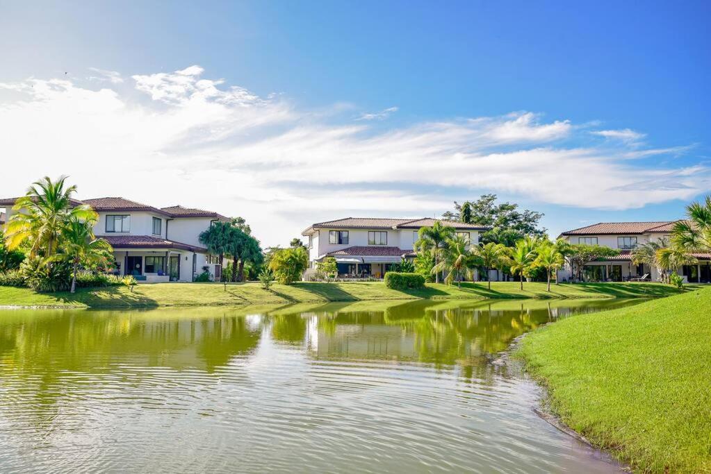 Laguna Lake House - Private Pool - King Bed - Sleeps 14 ปลายาบลังกา ภายนอก รูปภาพ